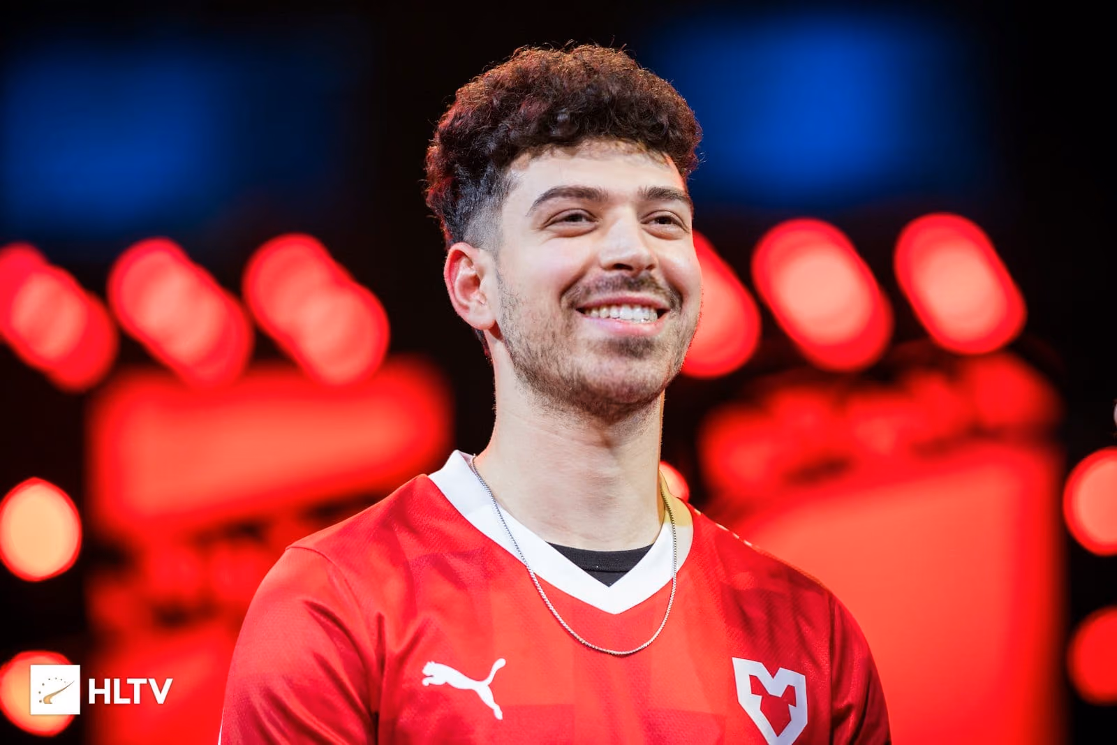 Настройки Spinx в CS2: сенса, прицел, eDPI, оборудование 2025 (MOUZ)